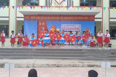 TƯNG BỪNG KHAI GIẢNG NĂM HỌC 2025 – 2026 CỦA TRƯỜNG TH TRẦN PHÚ